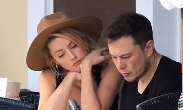 Tỷ phú Elon Musk dọa đốt hãng phim 