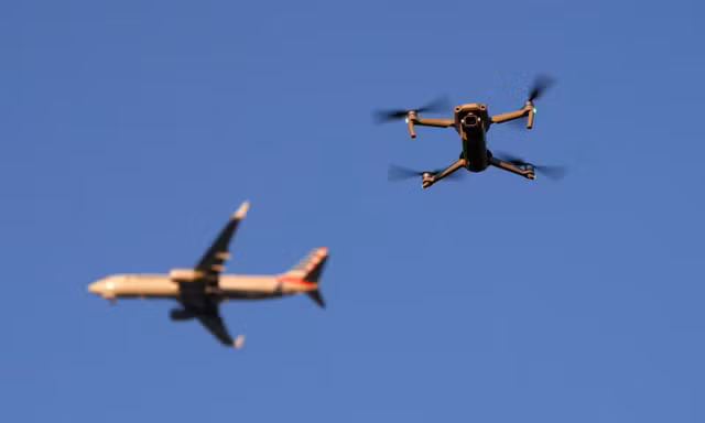 Bùng nổ drone, Mỹ báo động nguy cơ va chạm máy bay 