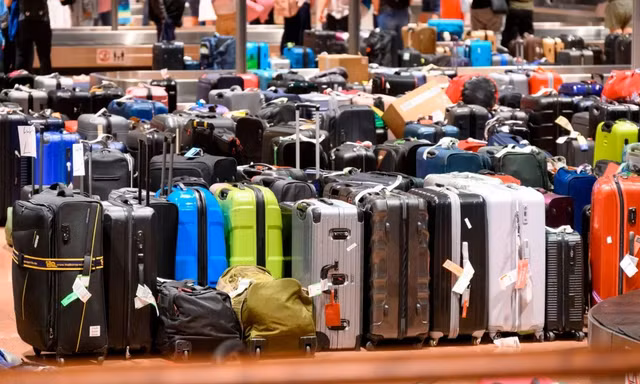 Làm gì nếu hành lý bị thất lạc, hư hỏng, mất cắp khi đi máy bay? 