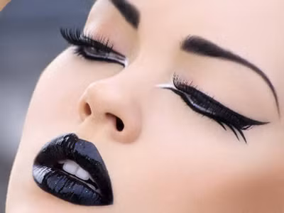 Môi đen cá tính: Bạn có dám thử