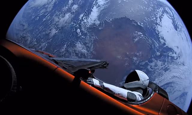 Xe điện Tesla đã tới sao Hỏa sau 2,5 năm lưu lạc