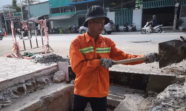 Con đường dài gần 2km ở TPHCM sắp hoàn thành sau 23 năm khởi công mở rộng