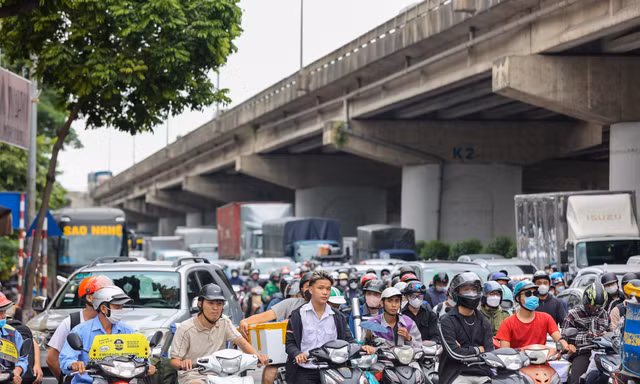 Ngày cuối nghỉ lễ, phương tiện ùn ùn về Thủ đô