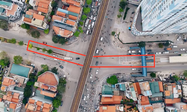 Hiện trạng vị trí xây dựng cầu vượt hơn 800 tỷ qua nút giao đường Lê Trọng Tấn với Quốc lộ 6