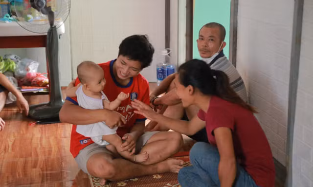 Ấm áp nơi cư ngụ mới của lao động thất nghiệp sống vạ vật dưới gầm cầu