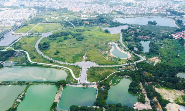 Toàn cảnh công viên Chu Văn An sau 7 năm quy hoạch vẫn ngổn ngang