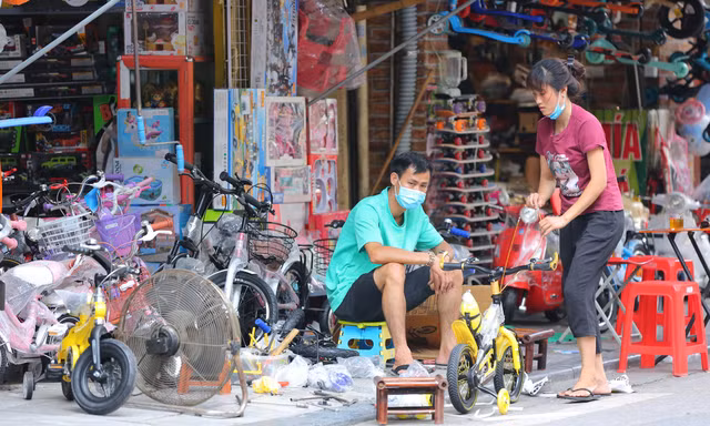 Khu giải trí, phố bán đồ chơi trẻ em ở Hà Nội điêu đứng vì dịch