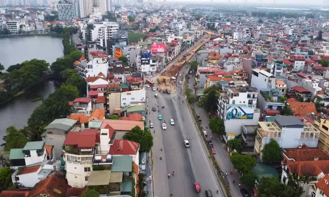Nhìn gần một phần đường Âu Cơ - Nhật Tân vừa được đưa vào sử dụng