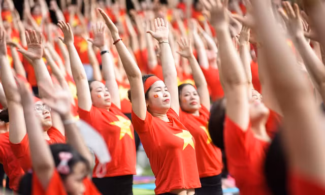 Hơn 1.000 người đồng diễn tại Festival chào mừng Ngày quốc tế Yoga
