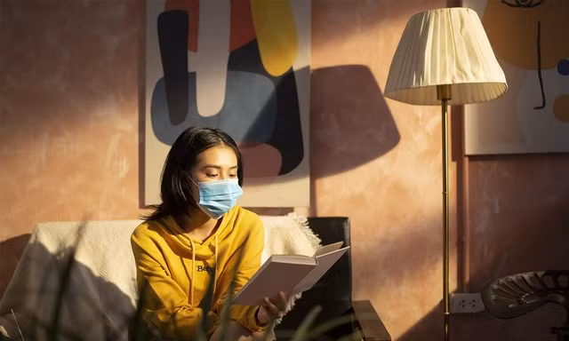 Giới trẻ đón ngày 8/3 thật khó quên: Không có hoa mà chỉ có... que test, thuốc và cháo