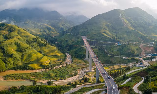 Thông xe toàn tuyến đường nối cao tốc Nội Bài - Lào Cai tới Sa Pa