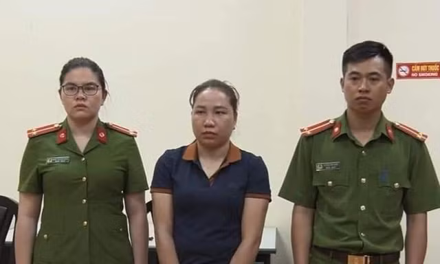 Bắt nữ giao dịch viên bưu điện chiếm đoạt hàng tỷ đồng của người dân