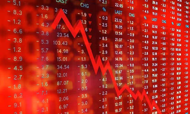 Kỷ lục hơn 2,1 tỷ USD trao tay trong phiên chứng khoán lao dốc 45 điểm