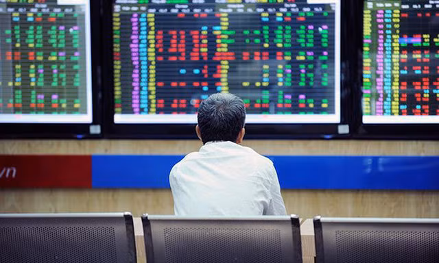 VN-Index suy yếu, chứng khoán đang ngóng đợi điều gì?