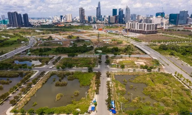 Cổ phiếu bất động sản lao dốc, cổ phiếu liên quan Tân Hoàng Minh giữ giá