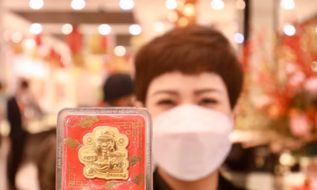 Vàng SJC cao hơn trang sức tới 8,6 triệu đồng/lượng