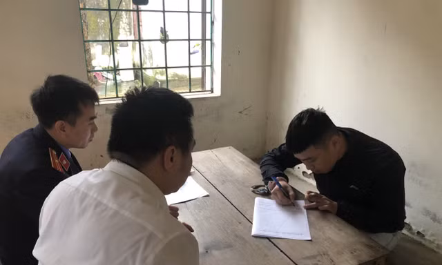 Nhóm đối tượng thu phí bảo kê trước cổng bệnh viện sa lưới