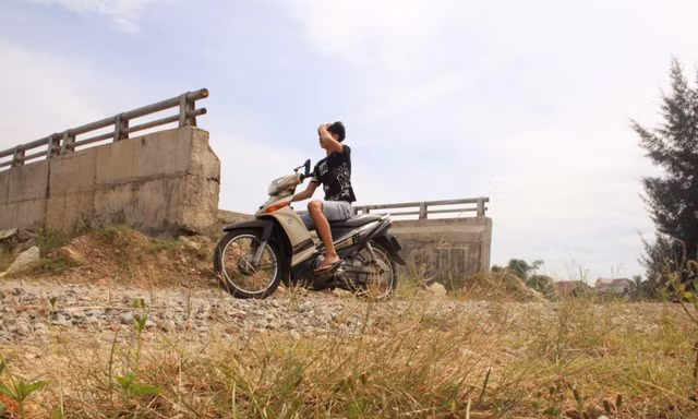 Vì sao cầu 12 tỷ xây xong 3 năm vẫn không thể sử dụng