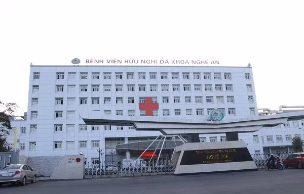 Xác minh thông tin bác sỹ ở Nghệ An 'ôm sinh viên ngủ trong ca trực'