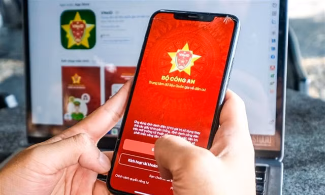 Người dân có thể đăng ký thường trú, tạm trú qua ứng dụng VNeID từ 1/1/2024