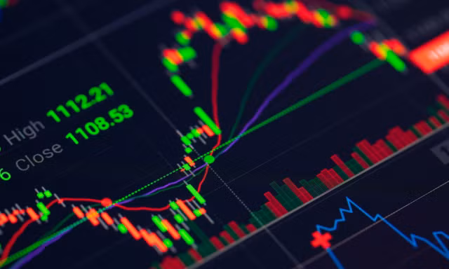 Người đàn ông ở Hà Nội mắc bẫy đầu tư chứng khoán, mất gần 16 tỷ đồng 