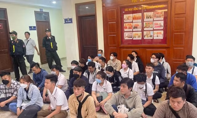 Triệt phá thêm công ty đòi nợ kiểu khủng bố, lộ chiêu trò ghép ‘ảnh nóng’ đe doạ khách hàng