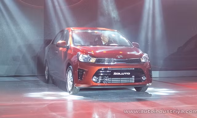 KIA Soluto cùng phân khúc với Toyota Vios.