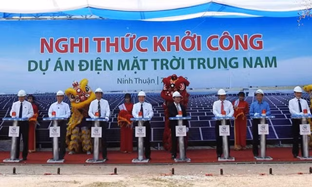 Khởi công nhà máy điện mặt trời lớn nhất Việt Nam