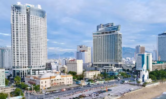 Khách nói 'run sợ' khi đến Nha Trang bị cùm khóa xe, CSGT nói gì?