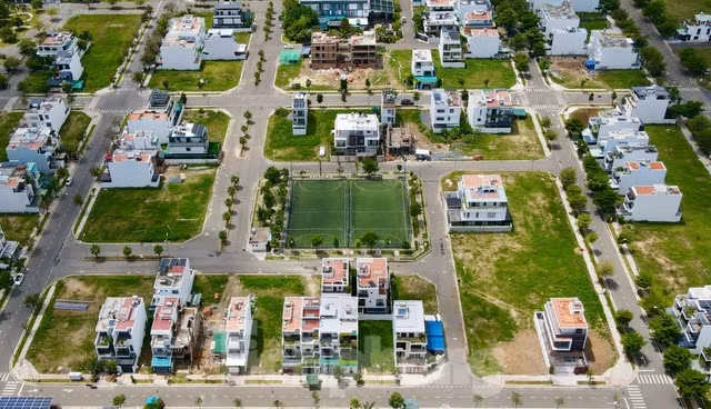 Khách hàng 'tố' chủ đầu tư khu đô thị thu phí vô lý, độc quyền xây dựng