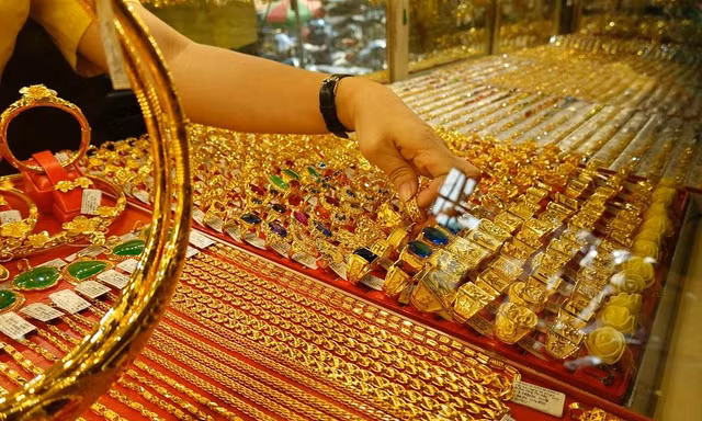 Sát ngày Vía Thần tài, giá vàng tăng vùn vụt 