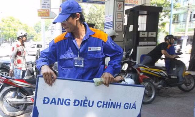 Đề xuất giảm thuế bảo vệ môi trường nhằm giảm giá xăng dầu. ảnh minh họa 