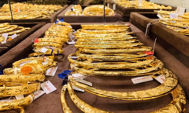 Giá USD leo cao, vàng quay đầu giảm. ảnh minh hoạ 