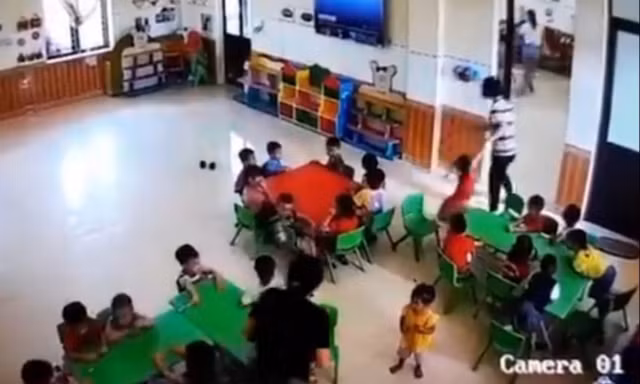  Xác minh vụ bé gái 3 tuổi bị cô giáo tát, kéo lê ra khỏi lớp rồi đánh tiếp