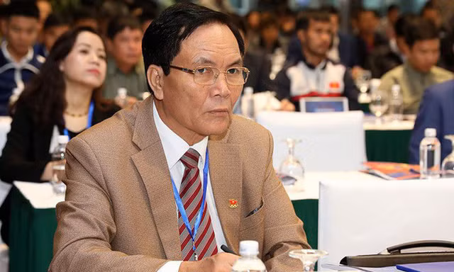 Nguyên Phó chủ tịch Cấn Văn Nghĩa từ chức đã lâu nhưng VFF chưa tìm được người thay thế.