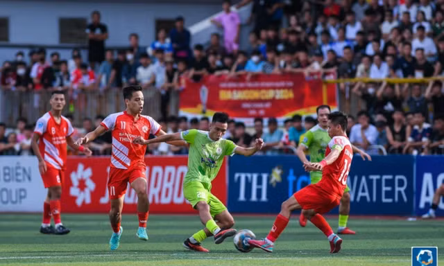 Bóng đá sân 7 ngày càng phát triển, thu hút dân chơi phong trào 