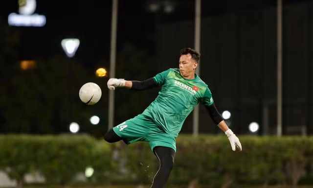 Bùi Tấn Trường đã phải dự bị 2 trận ở AFF Cup 2020. (ảnh Hữu Phạm)