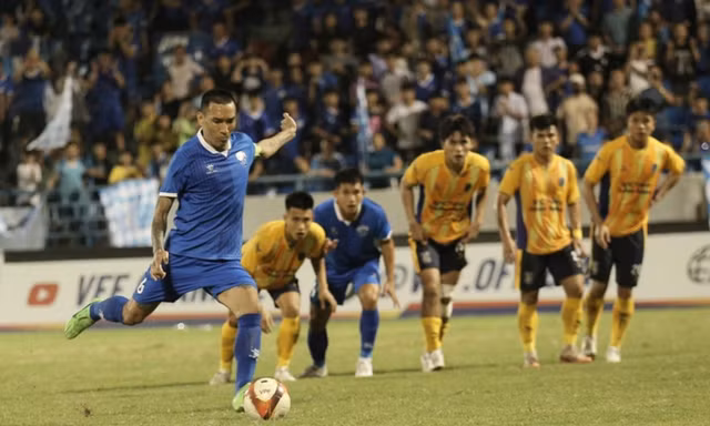 Quảng Ninh vươn lên vị trí nhì bảng A sau trận thắng 1-0 trước Bắc Ninh ngày 26/5.