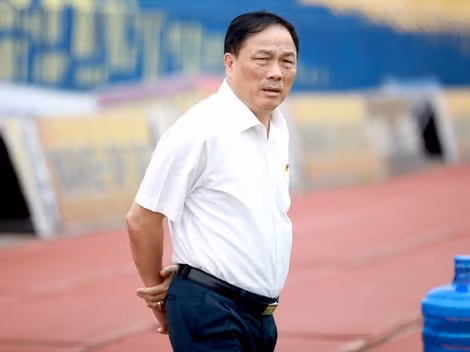 Thanh Hoá dưới thời bầu Đệ từng gây nên nhiều ồn ào bên ngoài sân cỏ. 