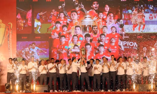 CAHN vô địch V-League ngay mùa giải đầu tiên thăng hạng. (ảnh CAHN)