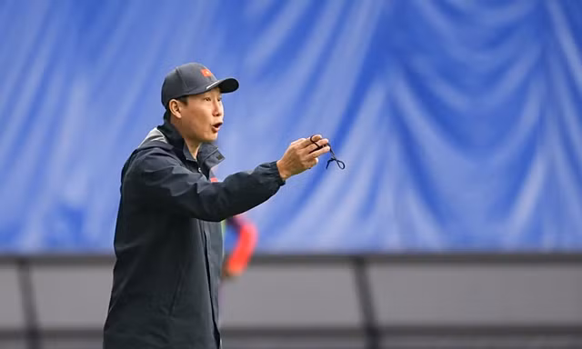HLV Kim Sang-sik sẽ bước vào năm 2025 với nhiều thử thách trên các đấu trường quan trọng (ảnh Anh Đoàn)