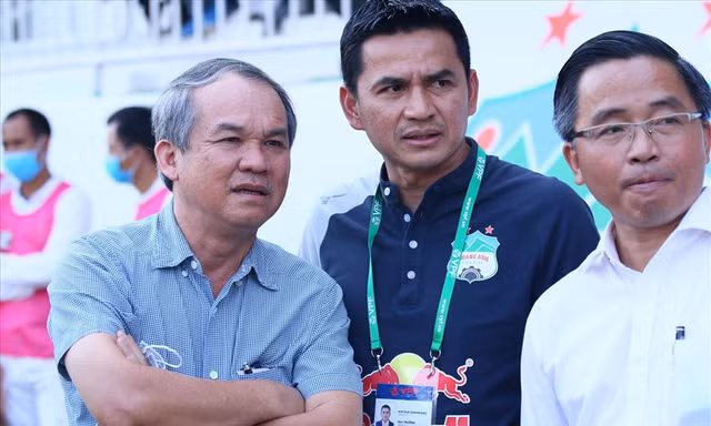 Sau ồn ào liên quan nhà tài trợ mới, HAGL lại đối diện mùa giải nhiều khó khăn.