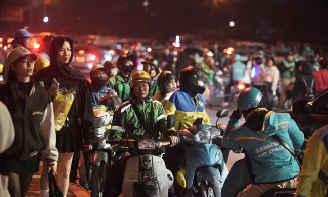 Mỹ Đình thất thủ giữa đêm