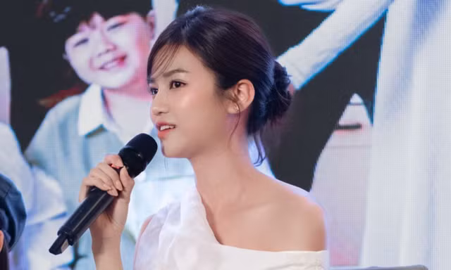 Anh Đào và chồng vào vai ly hôn