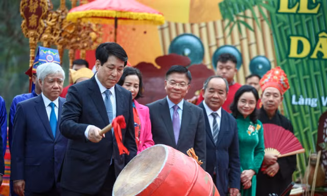 Chủ tịch nước Lương Cường tham dự ngày hội Sắc xuân trên mọi miền Tổ quốc