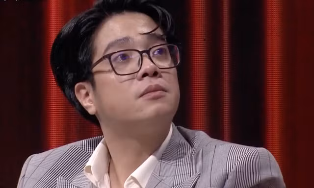 Bùi Anh Tuấn: 'Tôi không xứng đứng trên sân khấu'