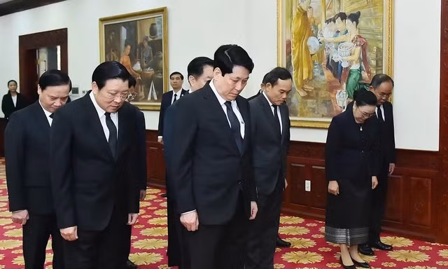 Lãnh đạo cấp cao Đảng, Nhà nước viếng đồng chí Khamtay Siphandone