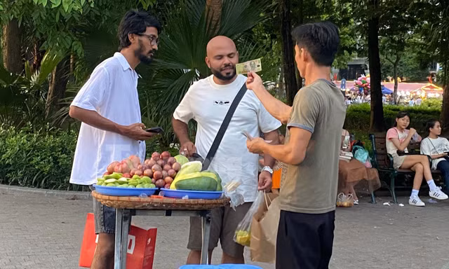 Khách quốc tế nêu kinh nghiệm để không bị 'chặt chém' khi du lịch Việt Nam
