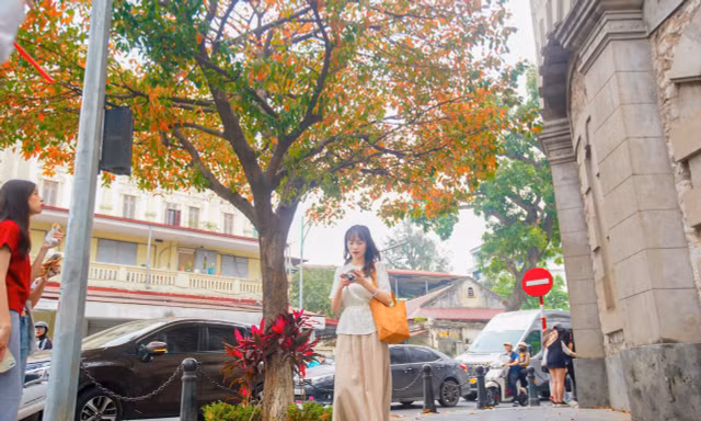Tháp nước Hàng Đậu khác lạ, người người đến check-in