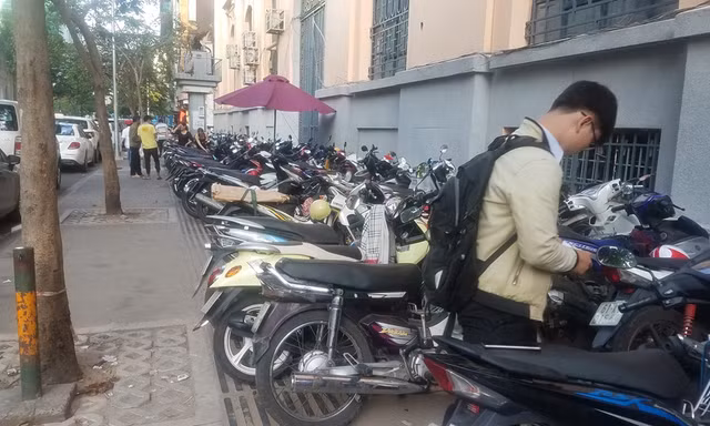 Nhiều dự án bãi đậu xe ngầm TPHCM 'án binh bất động'